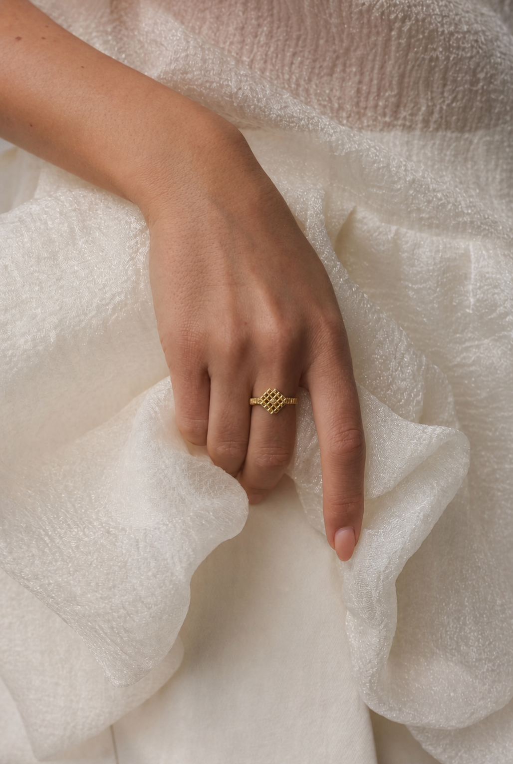 Star Embrace Ring